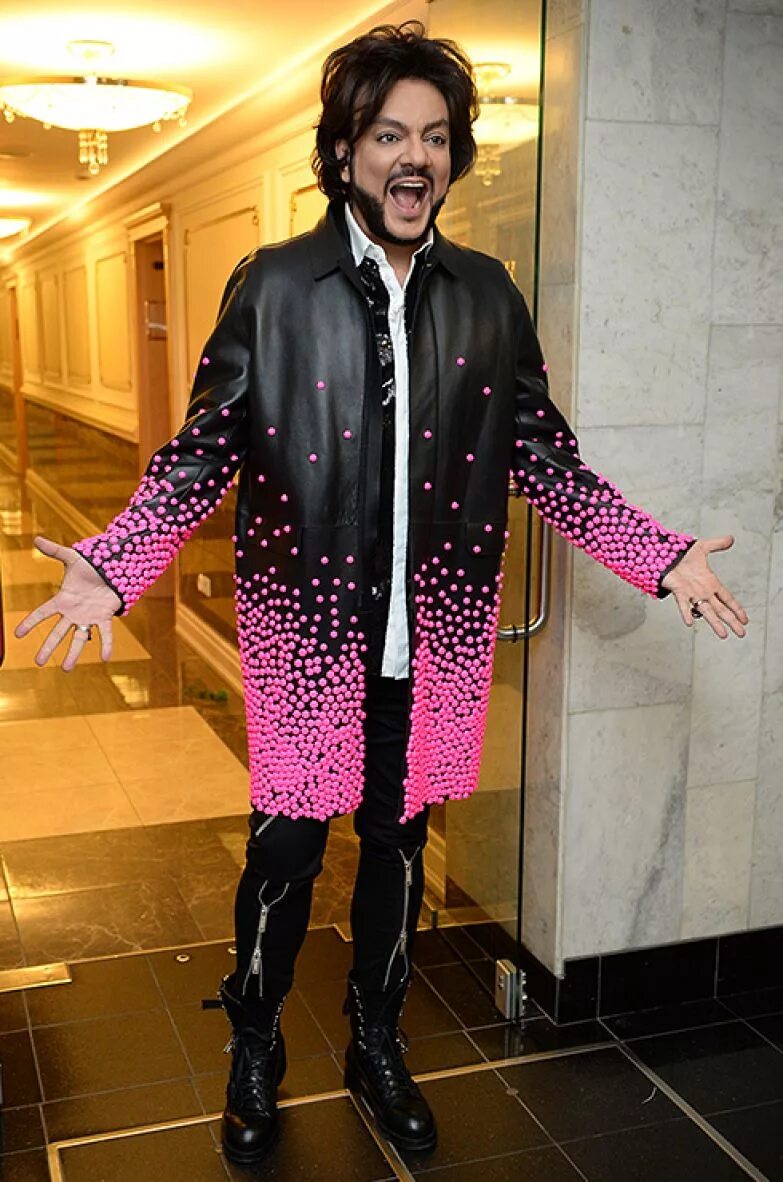 филипп киркоров в луи виттон. филипп киркоров 2021. филипп киркоров наряды. филипп киркоров 2019. Cyber baroque стиль.