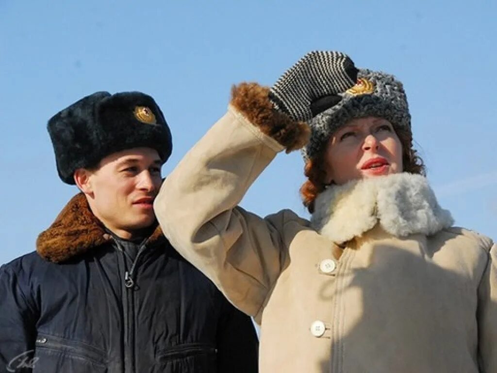 Обнимая небо похожее. Обнимая небо 2013. анатолий белый обнимая небо. обнимая небо кадры. анатолий белый в фильме обнимая небо.