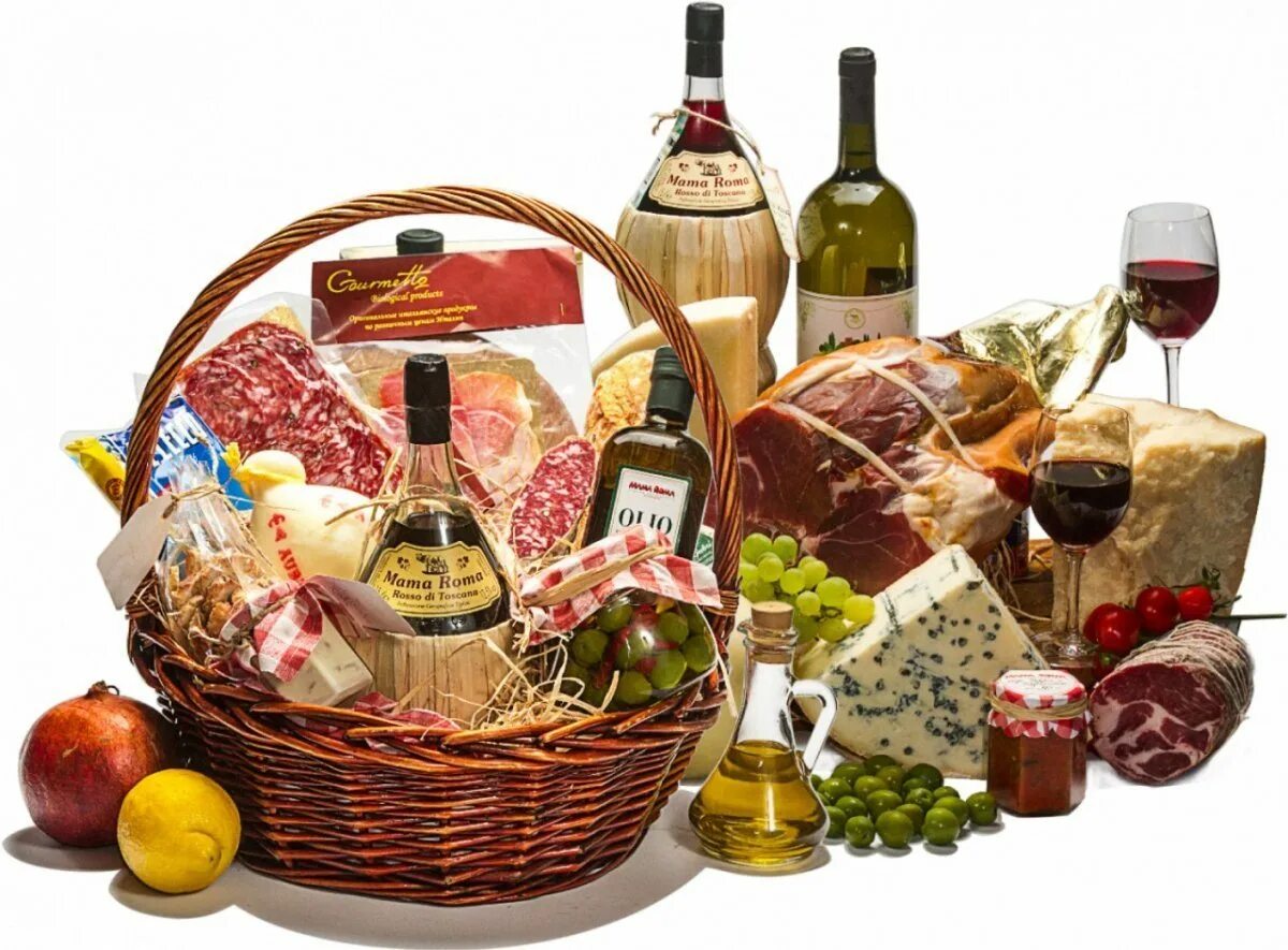 Подарочная корзина с продуктами. Подарочные продуктовые наборы. Корзина с продуктами. Новогодний набор в корзине. Корзина с продуктами в подарок.