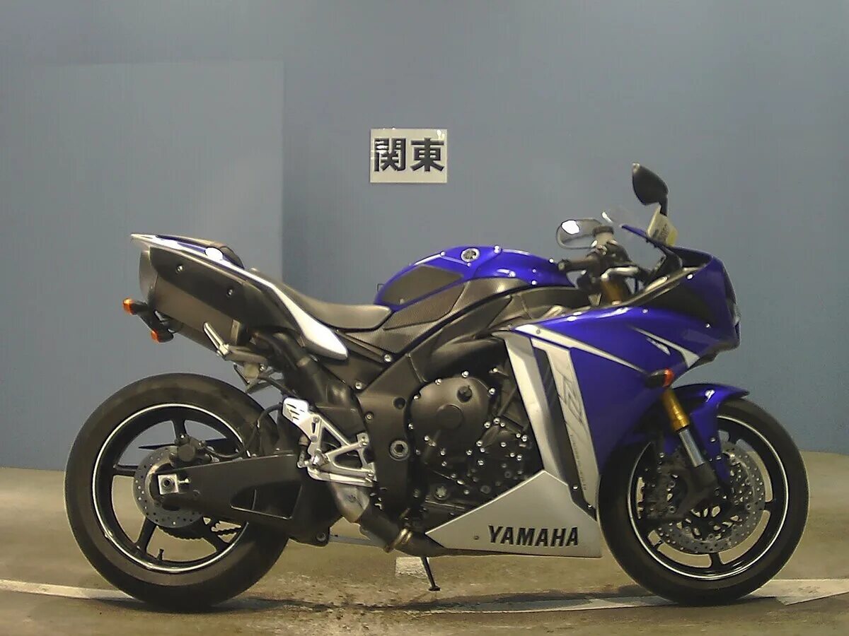Ямаха 600 кубов спортбайк. Ямаха р6 600 кубов. Motogp 2013 ямаха мотоцикл. Yamaha yzf r1 2012. Ямаха диверсия fz6r.