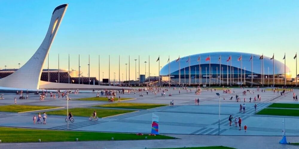 Сколько лет сочи в 2025. Сочи адлер олимпийский парк. олимпийский парк адлер стадионы. вечерний олимпийский парк. спортивный парк адлер.