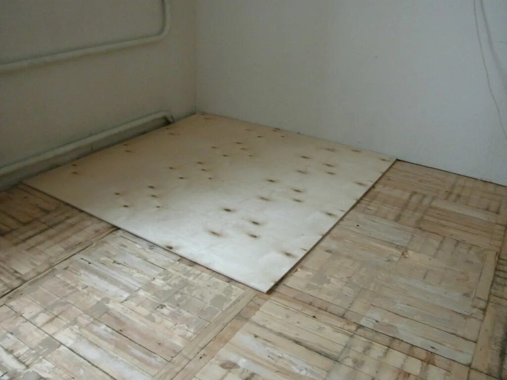 Фанера под линолеум. Линолеум на осб на бетонный пол. Осб на пол под ламинат. Подложка под дсп на пол под линолеум. Осб на пол под линолеум на бетонный пол.