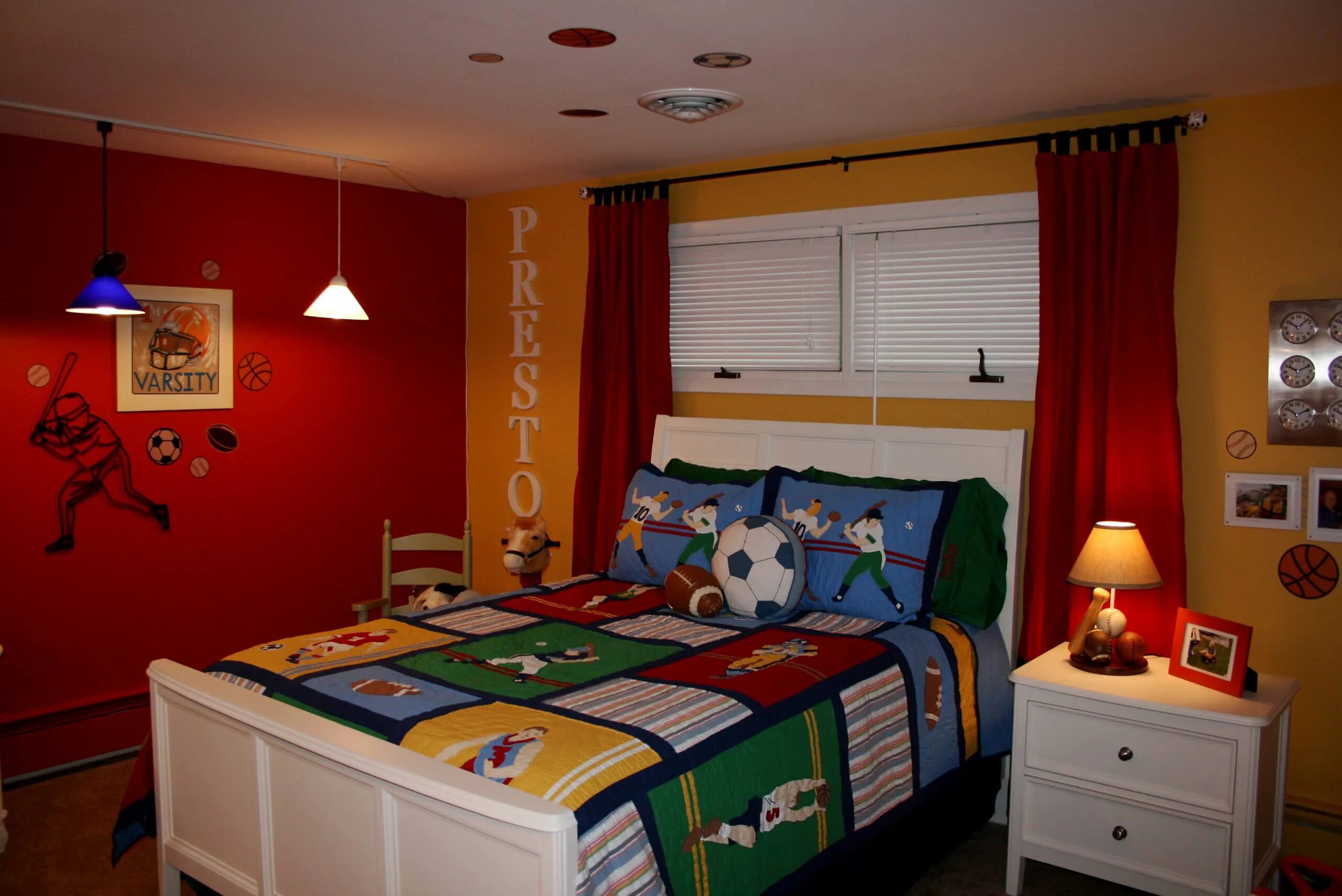 Boys bedroom. Комната для мальчика. Тематические комнаты. Комната подростка мальчика. Уютная спальня для мальчика.