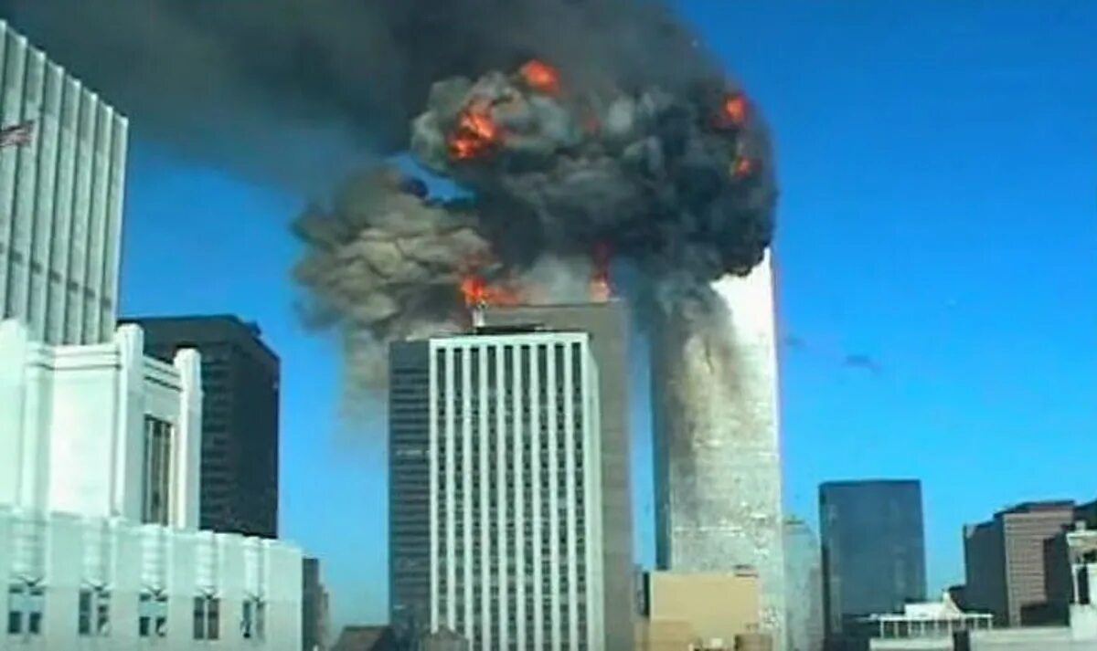 Втц нью-йорк башни близнецы 2001. Башни близнецы пожар 1975. Теракты 11 сентября 2001 года. Всемирный торговый центр в нью-йорке 11 сентября. Башни-близнецы 11 сентября 2001.