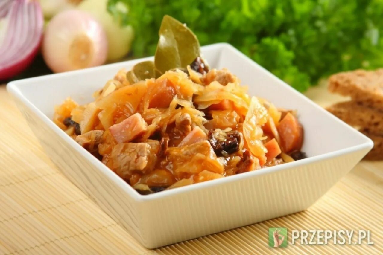 бигус с овощами. бигус классический. бигус с куриным филе. гарнир к тушеной капусте. бигус с картошкой.