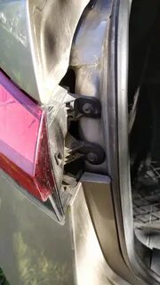 Замена задней лампочки шкода рапид