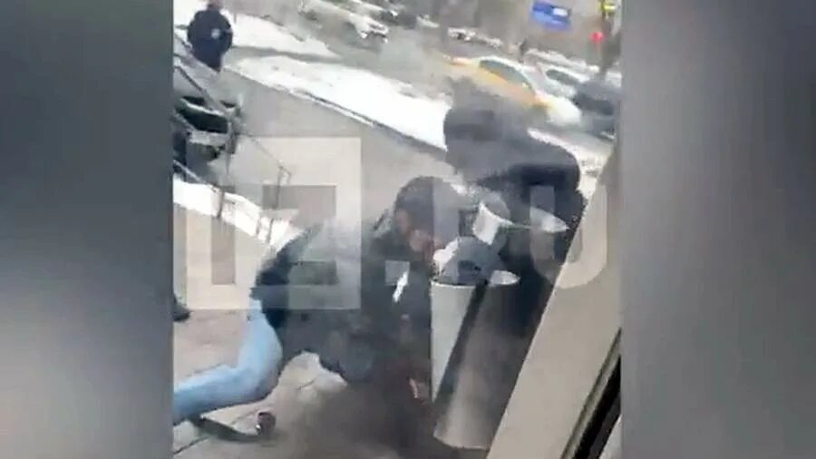 в москве задержали мошенников обманывающих пенсионеров. вагон метро. в москве был задержан. точиддин бегназаров задержанные в москве в 2020. гражданку сша задержали в москве.