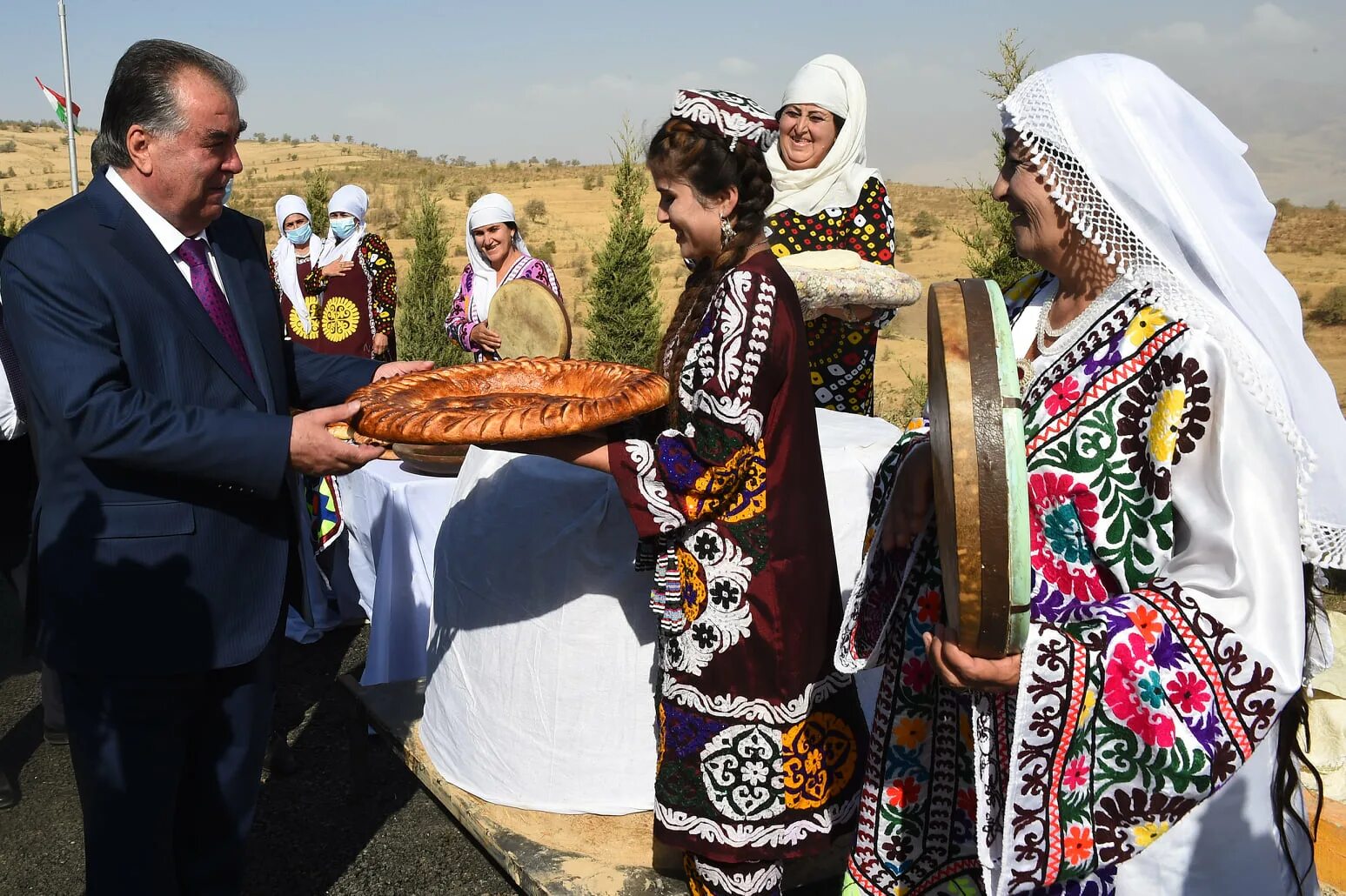 Прогноз в душанбе сегодня. Таджикистан город Муминабад. История Таджикистана. Давлатшох Гулмахмадзода. История таджиков.