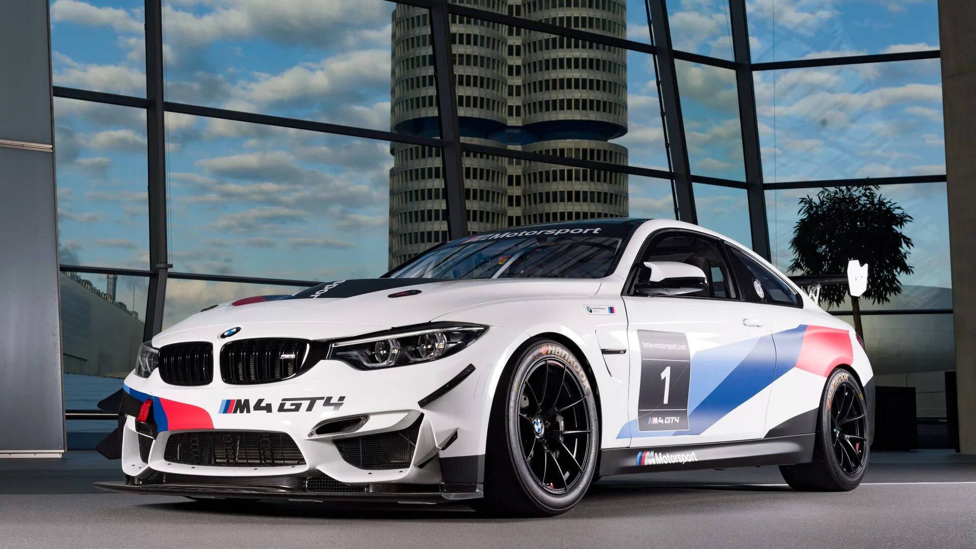 Бмв м4 обои. BMW m4 gt4. BMW m4 2018. BMW m4 gt4 2018. БМВ м4 Моторспорт.