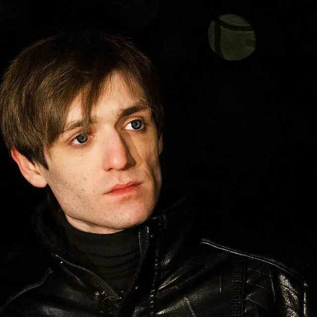 Битва сильнейших экстрасенсов шепс. Певец оскар шепс. певец оскар и александр шепс. певец оскар и александр шепс одно лицо. певец похожий на шепса.