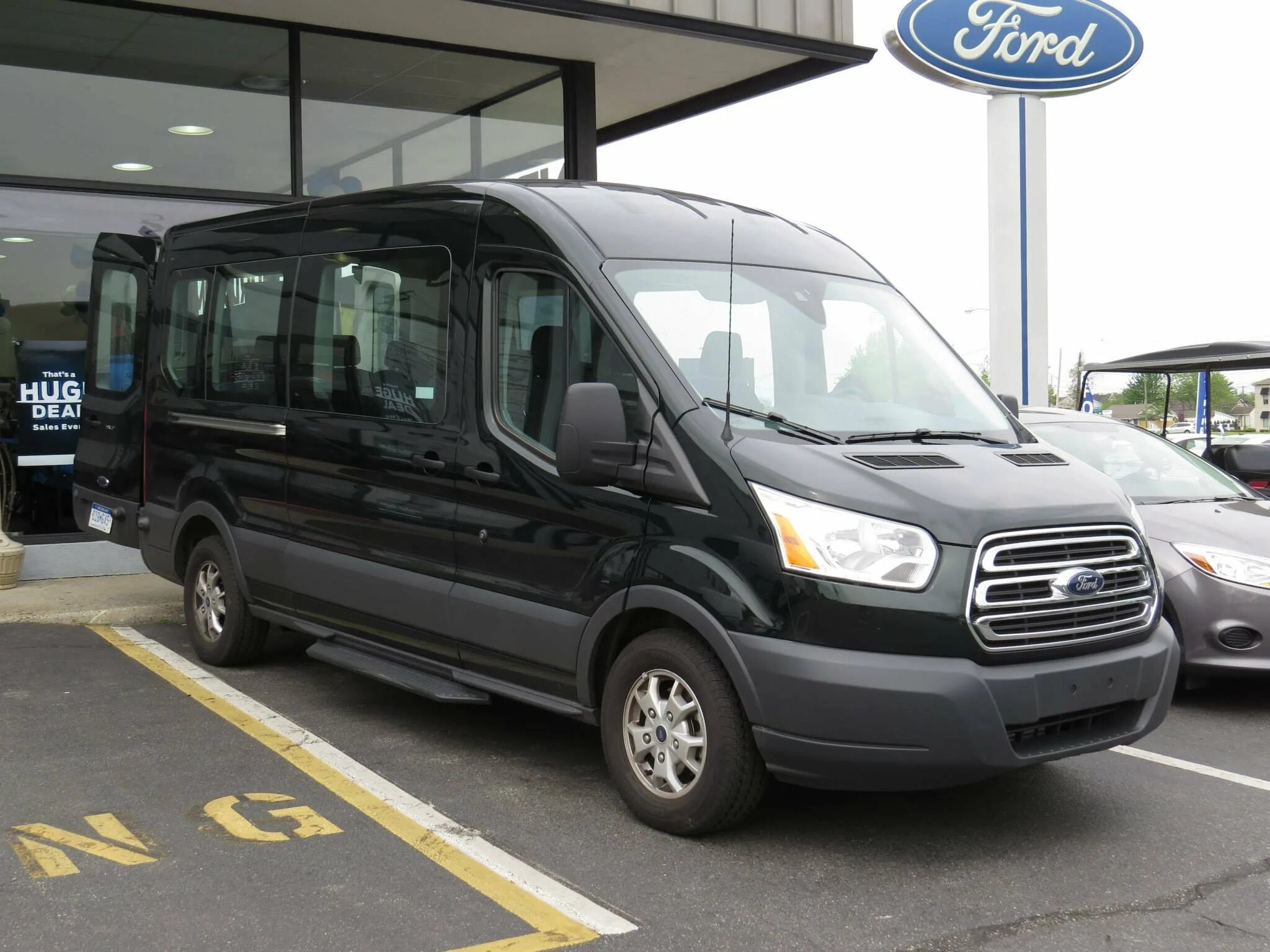 Ford Transit черный. Ford Transit v363. Форд Транзит Комби 8+1. Форд Транзит 8+1 новый.