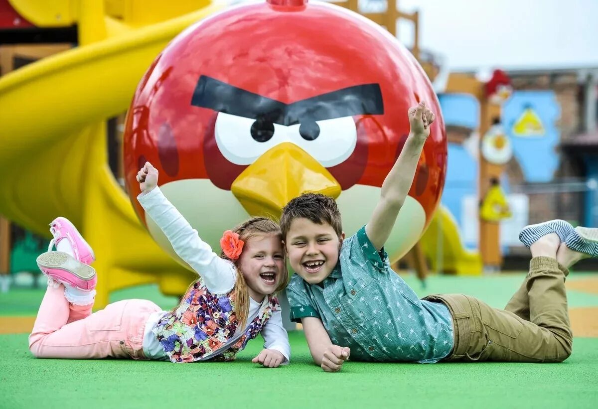 Развлечения фотографии. Angry Birds activity Park, Санкт-Петербург. Парк аттракционов Энгри бердз в СПБ. Энгри бердз парк. Аттракционы Энгри Бердс парк развлечений.