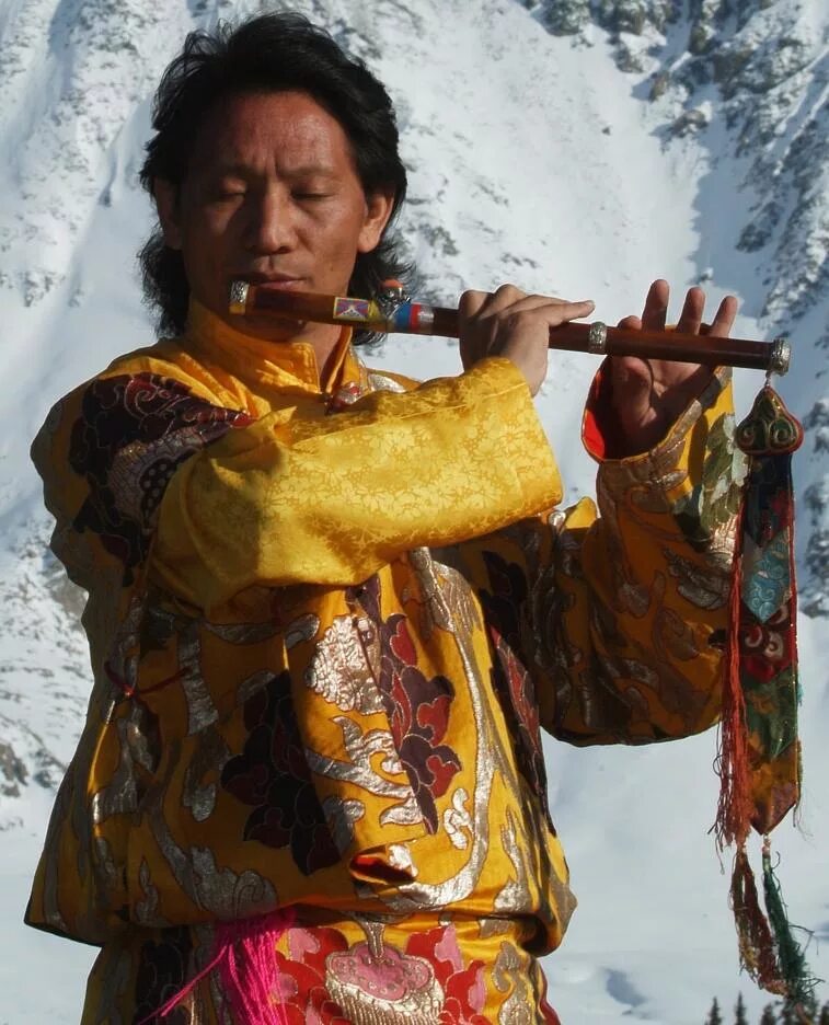 фото nawang khechog. тибетская дудка. шаманская флейта. флейта тибета. 2014.