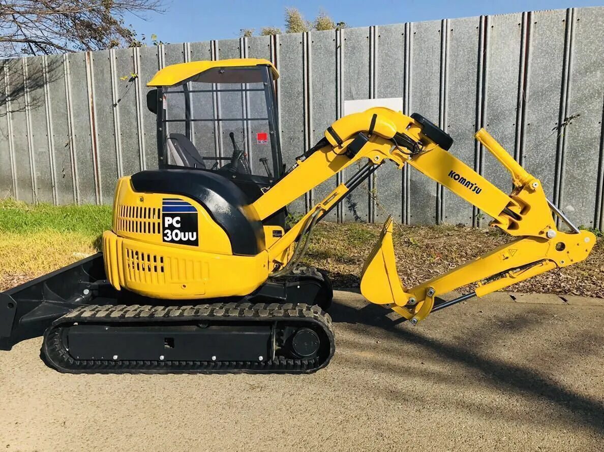 Экскаватор Komatsu pc30uu. Мини экскаватор Коматсу pc30uu-3. Мини экскаватор Komatsu "pc38uu". Коматсу мини экскаватор pc30uu-2. Экскаватор 3 тонны