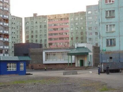 Космонавтов 35