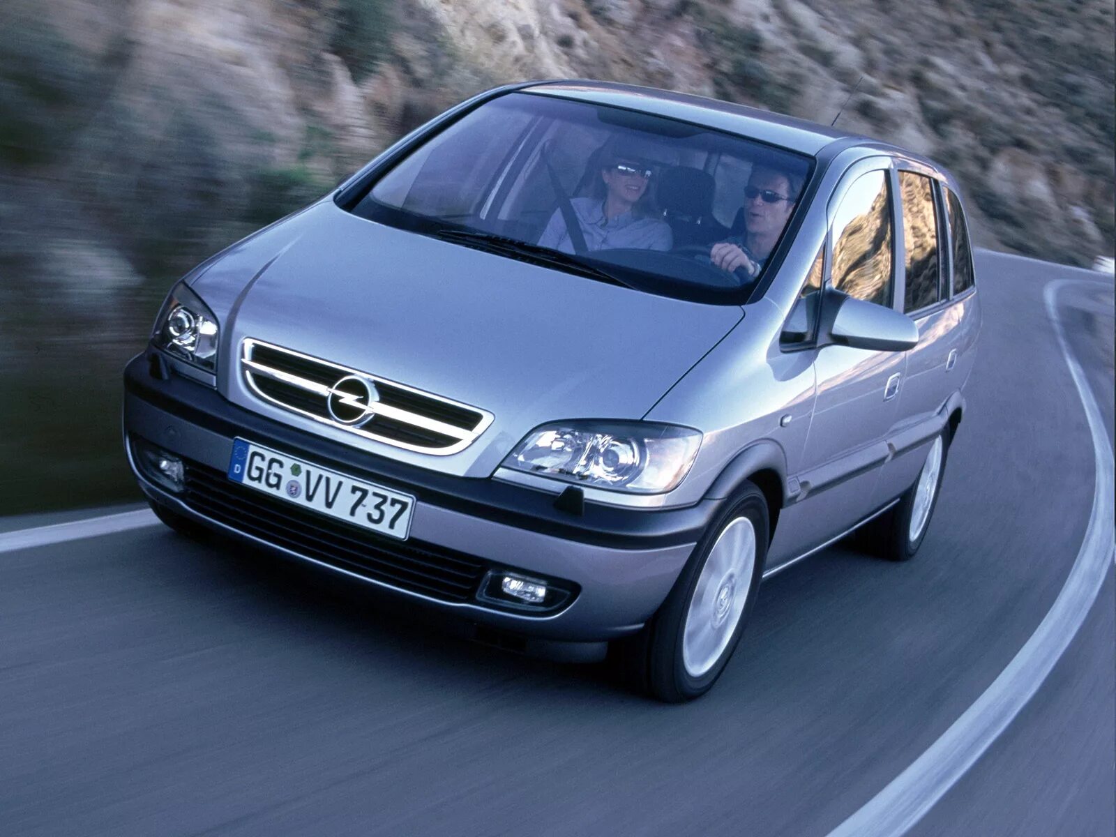 Opel zafira h. Opel Zafira 2003-2005. Opel Zafira 1 8 2003. Opel Zafira 1999. Opel Zafira a 2.2 2001.