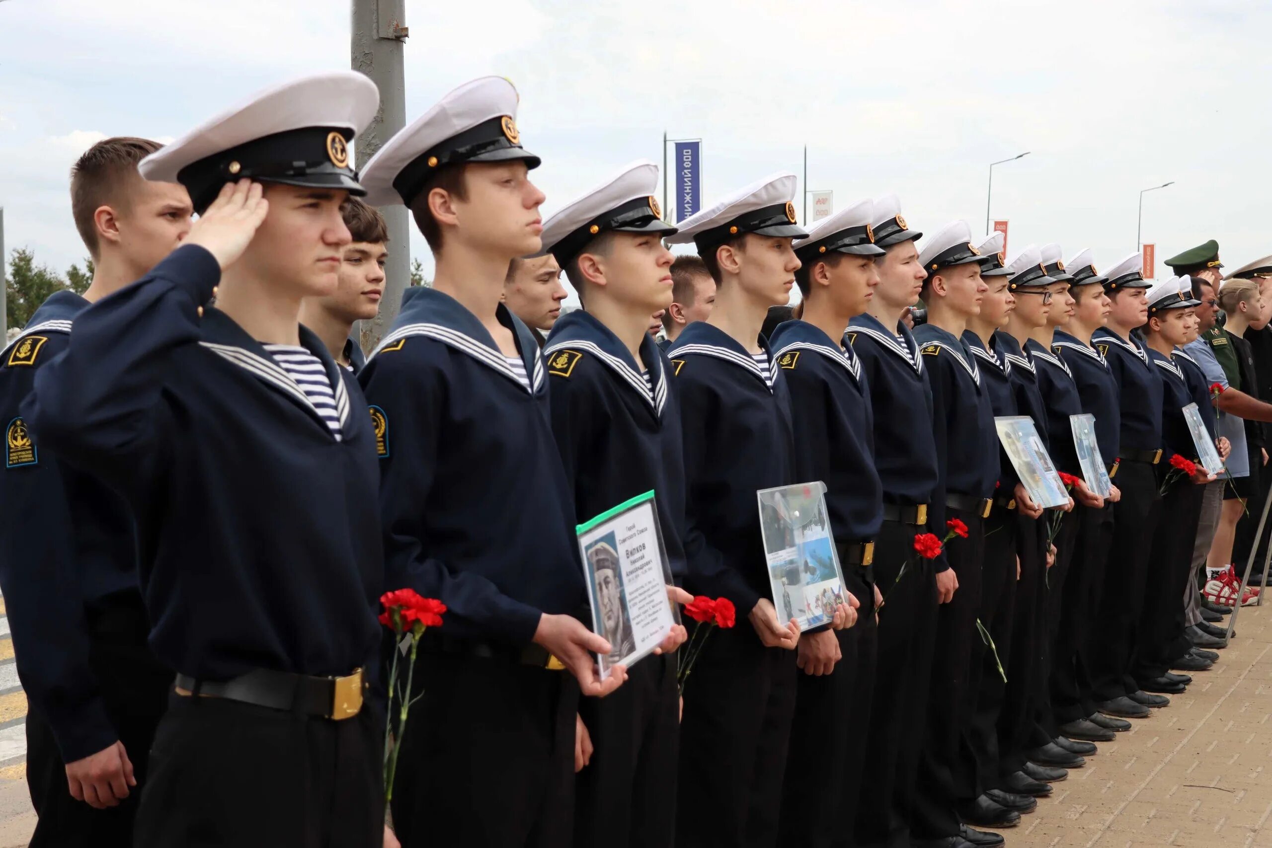 Волжский университет водного транспорта нижний новгород. ВГАВТ судовождение. ВГУВТ форма. Судовождение Пермское речное училище. Капитан бассейна внутренних водных путей.