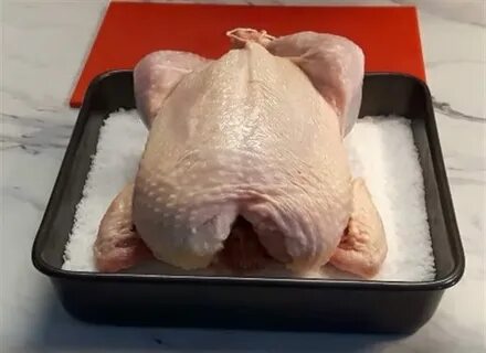 Вкусная курица на противне