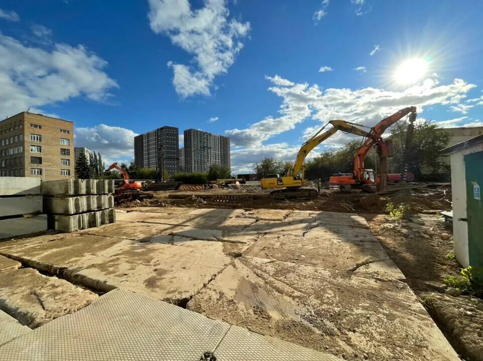 Жк кинетик вторая очередь. Жк кинетик на дмитровском шоссе. Жк кинетик застройщик. Жк kinetik москва. Жк кинетик верхние лихоборы.