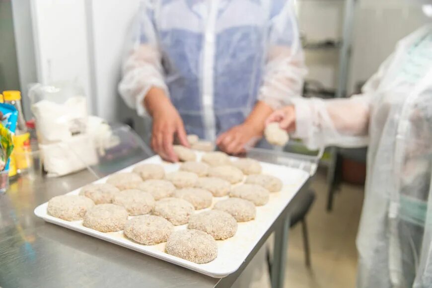 Производство натуральных полуфабрикатов. Цех мясных полуфабрикатов. Производство натуральных полуфабрикатов. Производство натуральных полуфабрикатов. Котлеты мясные полуфабрикат.