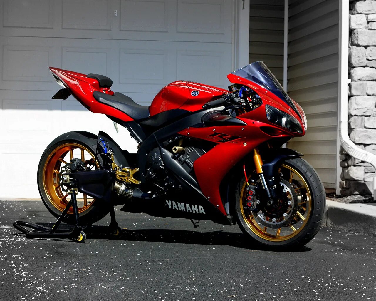 R1 15 r2 6. Yamaha YZF-r1 красный. Yamaha r1. Спортбайк Yamaha r1. Спортбайк Yamaha YZF-r1.