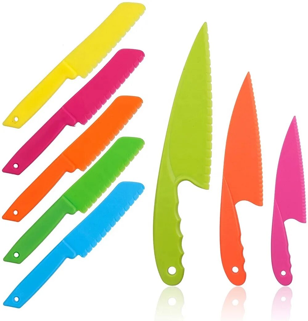 Children knives. Пластиковый ножик. Пластиковый нож детский. Ножик детский пластмассовый. Нож игрушечный пластиковый.