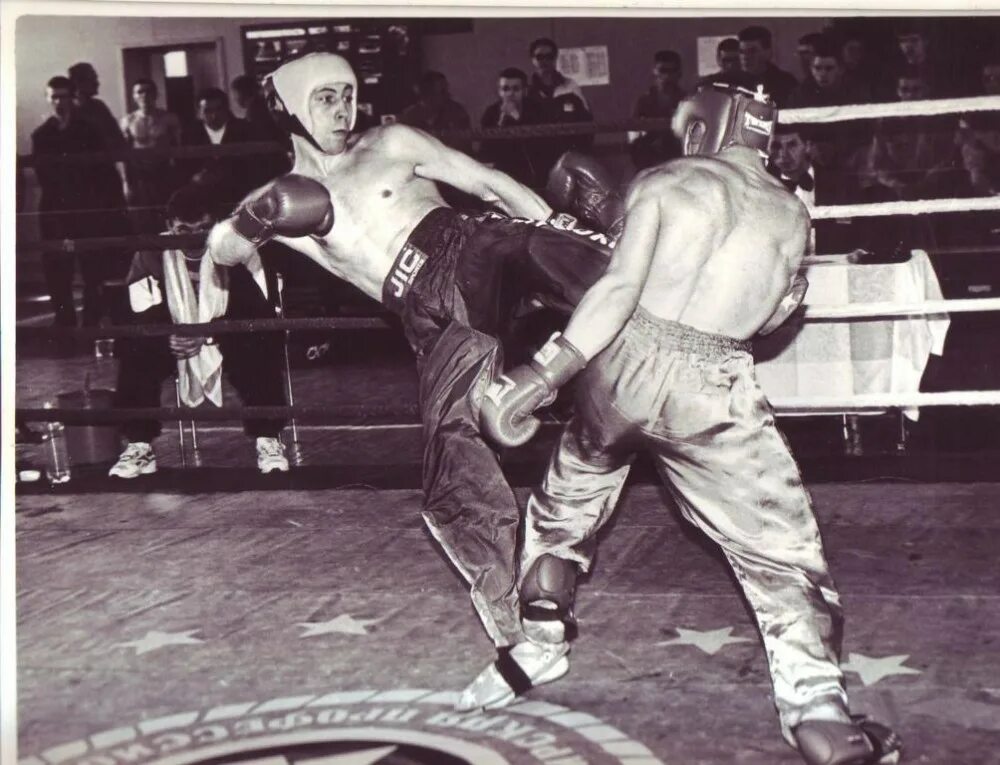 боксеры 20 века. кикбоксинг в россии 1990 года. исаев тим старый оскол кикбоксинг. муай тай 19 века. французская борьба сават.