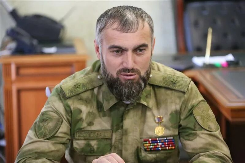 Делимханов шарип султанович. Делимханов шарип султанович. Генерал-майор шарип делимханов. Шарип делимханов. Делимханов шарип султанович генерал майор.