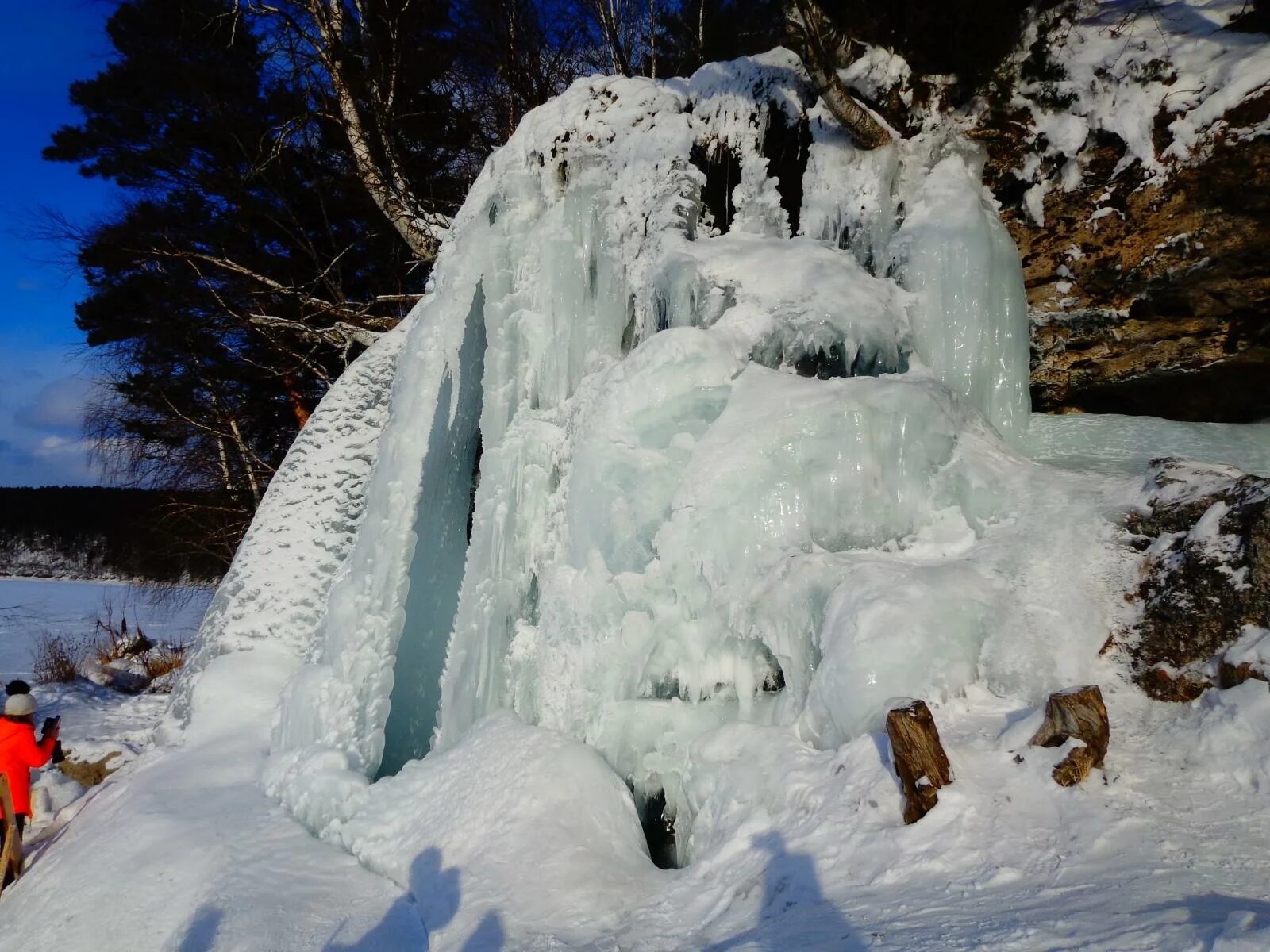 Пермь водопады. Водопад Плакун в Суксуне. Водопад Плакун Пермский край. Водопад Плакун Суксун Пермский край. Камень Плакун Пермский край.