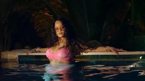 Rihanna Fantastic Body.