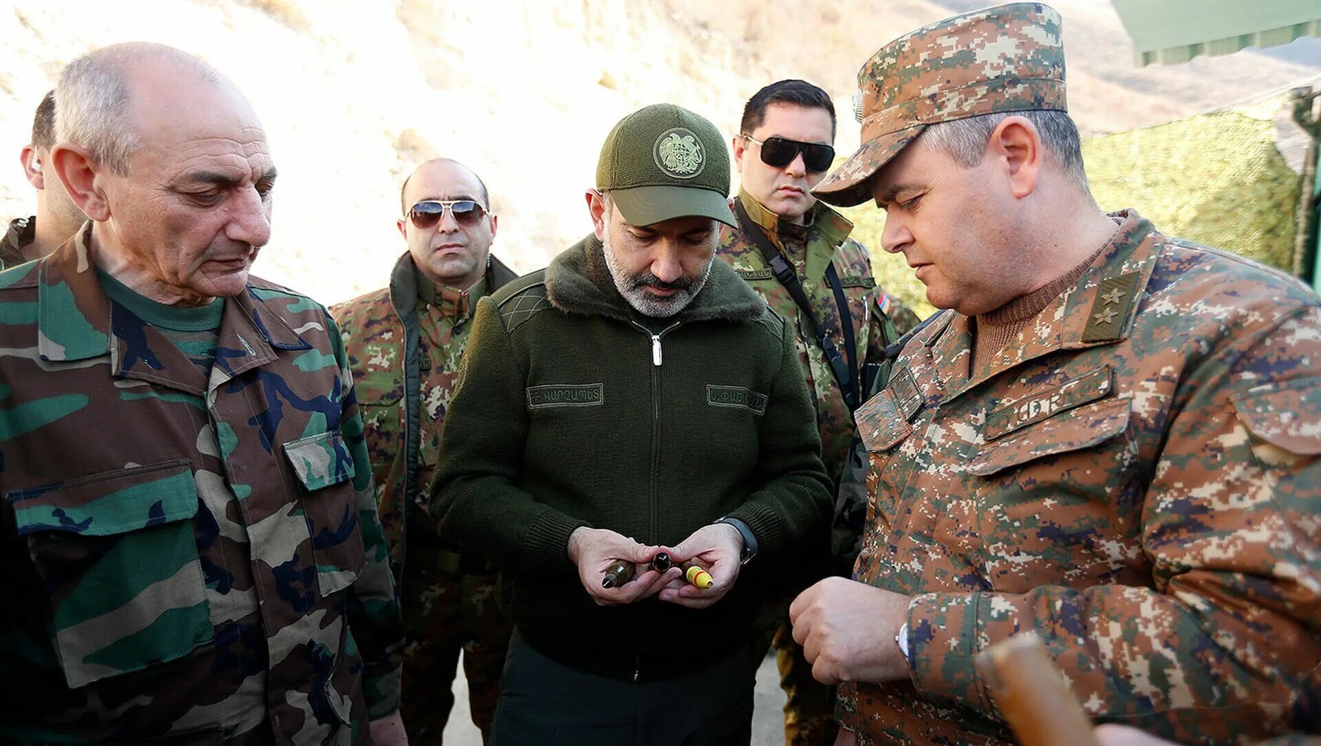 Вести армяне. Бако Саакян Никол Пашинян. Нагорный Карабах Пашинян. Никол Пашинян и Нагорный Карабах. Никол Пашинян в Карабахе 2019.