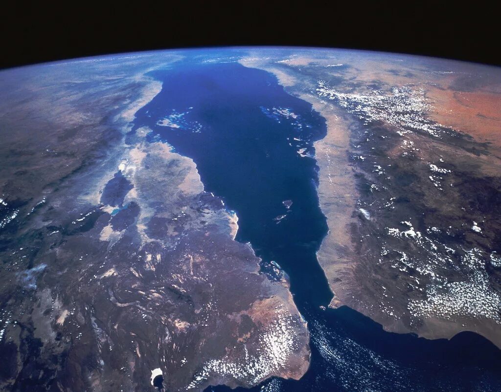 Земли какая страна запустила. Планета вид из космоса. Земля из космоса. Снимки земли из космоса. О земле и космосе.