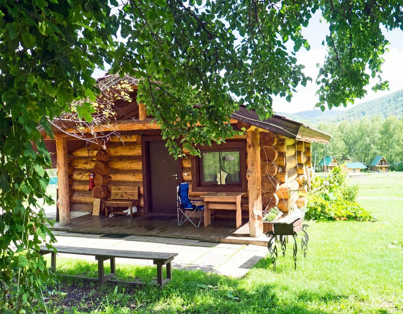 База отдыха усадьба сокол алтай. Усадьба сокол. Ая усадьба " сокол" горный алтай. Турбаза сокол горный алтай. Усадьба сокол.