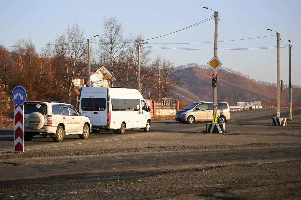 Автобус находка врангель. Светофор находка. Светофор Партизанск. Перекрестки находка. Перекрестки города находка.