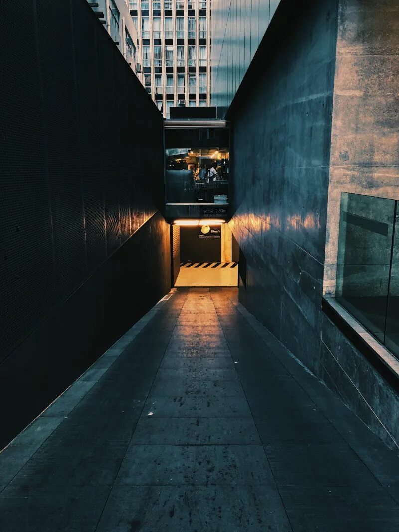 Пространство темноты. Эстетика зданий. Темное здание. Пустой коридор. Пространство фото.