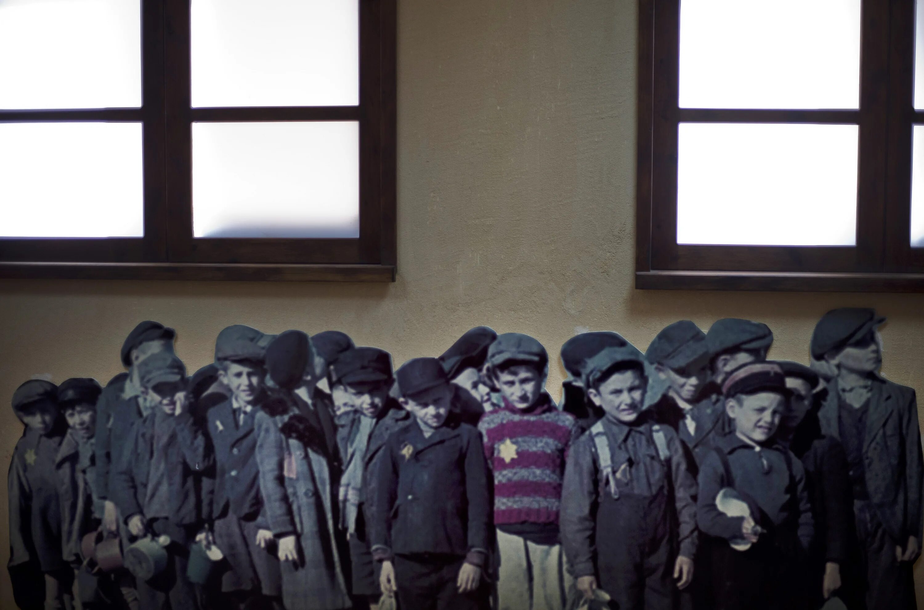 Биркенау аушвиц освенцим холокост дети. Холокост лагерь майданек. Рахель фридман холокост. Узники освенцима…. Дети холокоста фото.