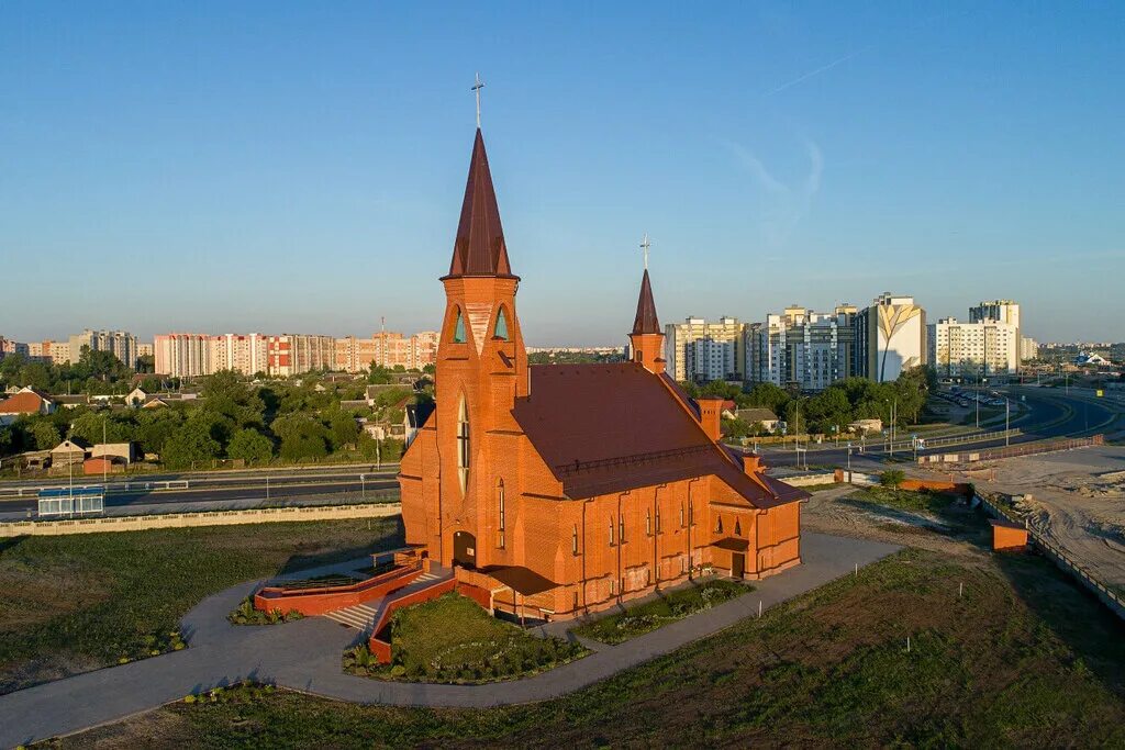 никольский храм в бресте. свято-николаевский гарнизонный храм в брестской крепости. церковь воздвижения святого креста (лида). брест белоруссия. церковь святого николая чудотворца беларусь брест.