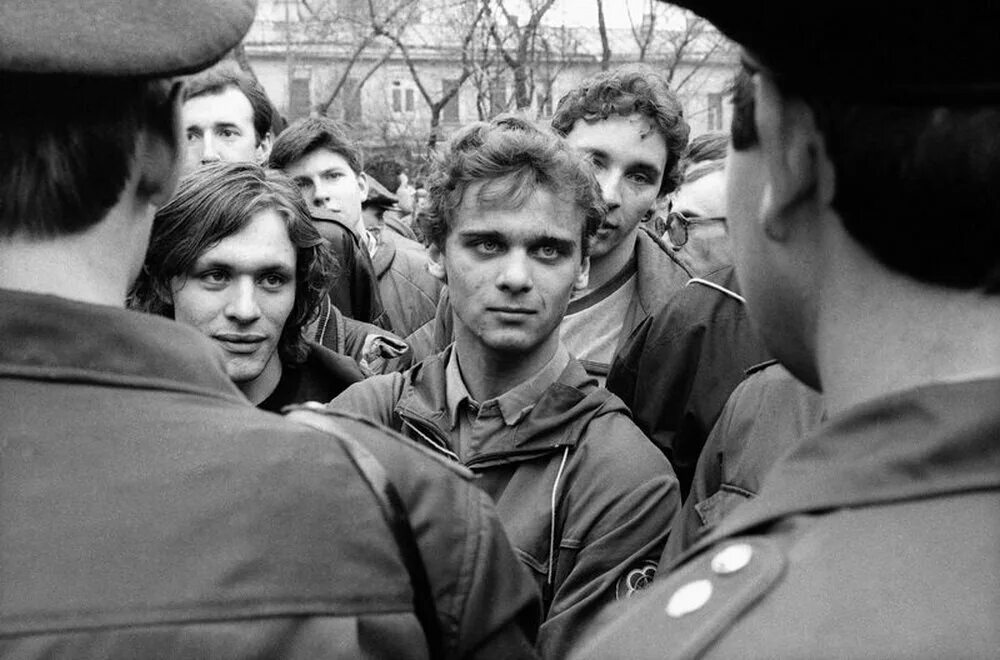 Как выглядит 1988 год Гуляем по Москве 1986 года Пешком вокруг Земли! Дзен