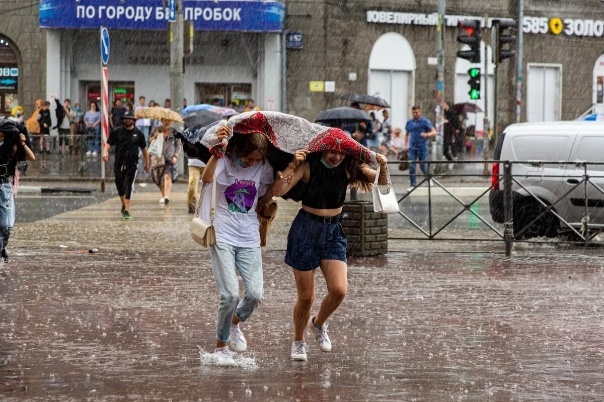 В новосибирске будет дождь. Дождливый день. дождь в новосибирске. фотосессия под дождем. летний ливень.