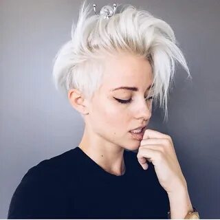 Белая прическа