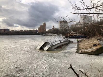 Утонул в москва реке