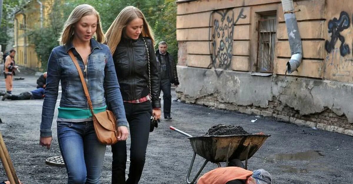 Как называется притеснение. Притеснение женщин. стоп феминизм. хватит нас притеснять. феминизм равноправие.