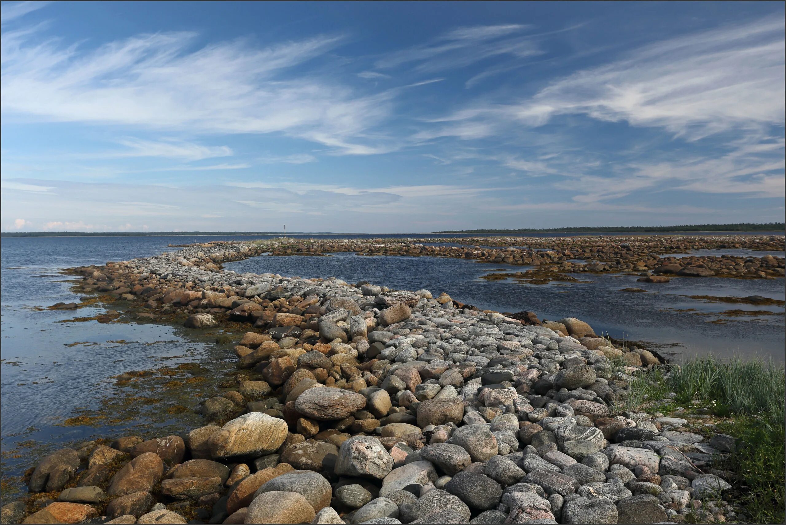 Девушка в белом платье. Фотосессия на белом море. Фотосессия на белом море. Фотосессия на белом море. Белое море соловецкие острова.
