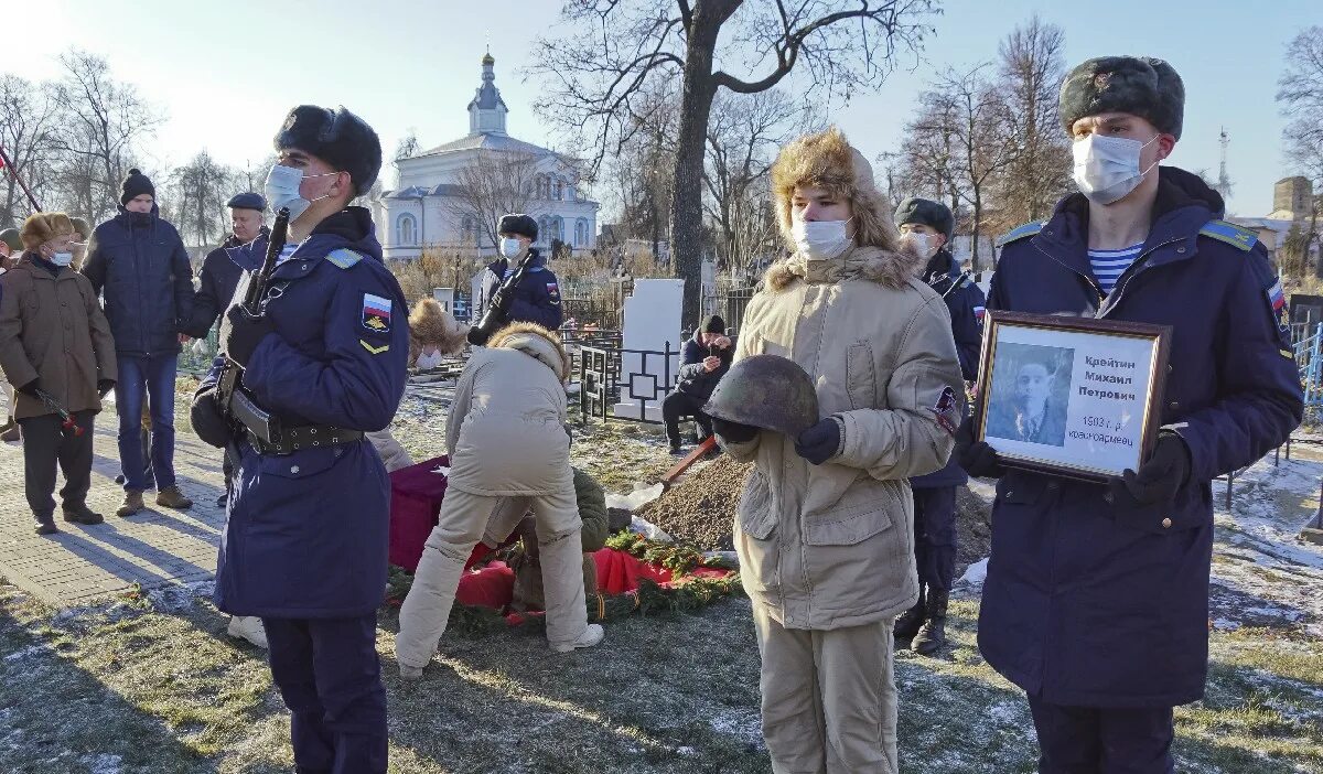 Новости скопина сегодня. Похороны в Скопине солдата. Коготково Скопин похороны. В Скопине могила Демидова. Забирают на войну Скопин.