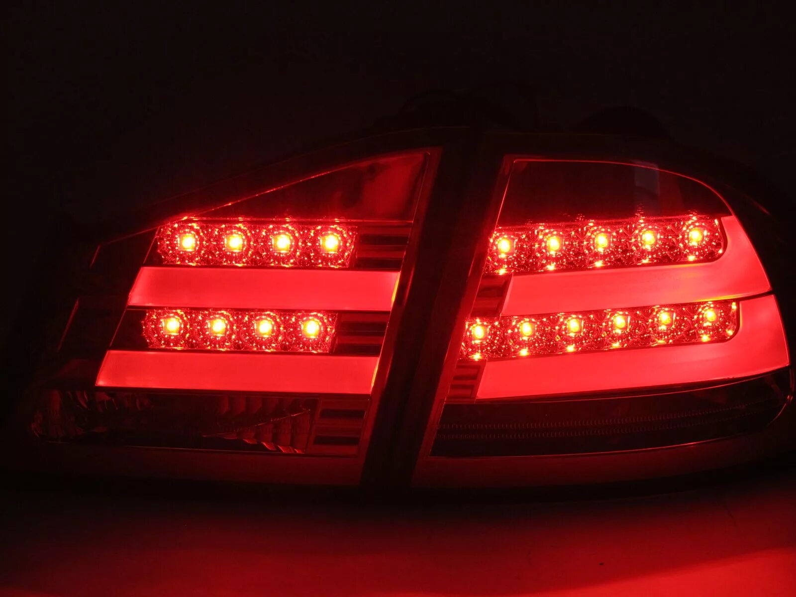 Задние фонари honda civic 4d. Задние фонари цивик. Задние фонари цивик. Задний фонарь хонда civic 2003. Задние фонари цивик.