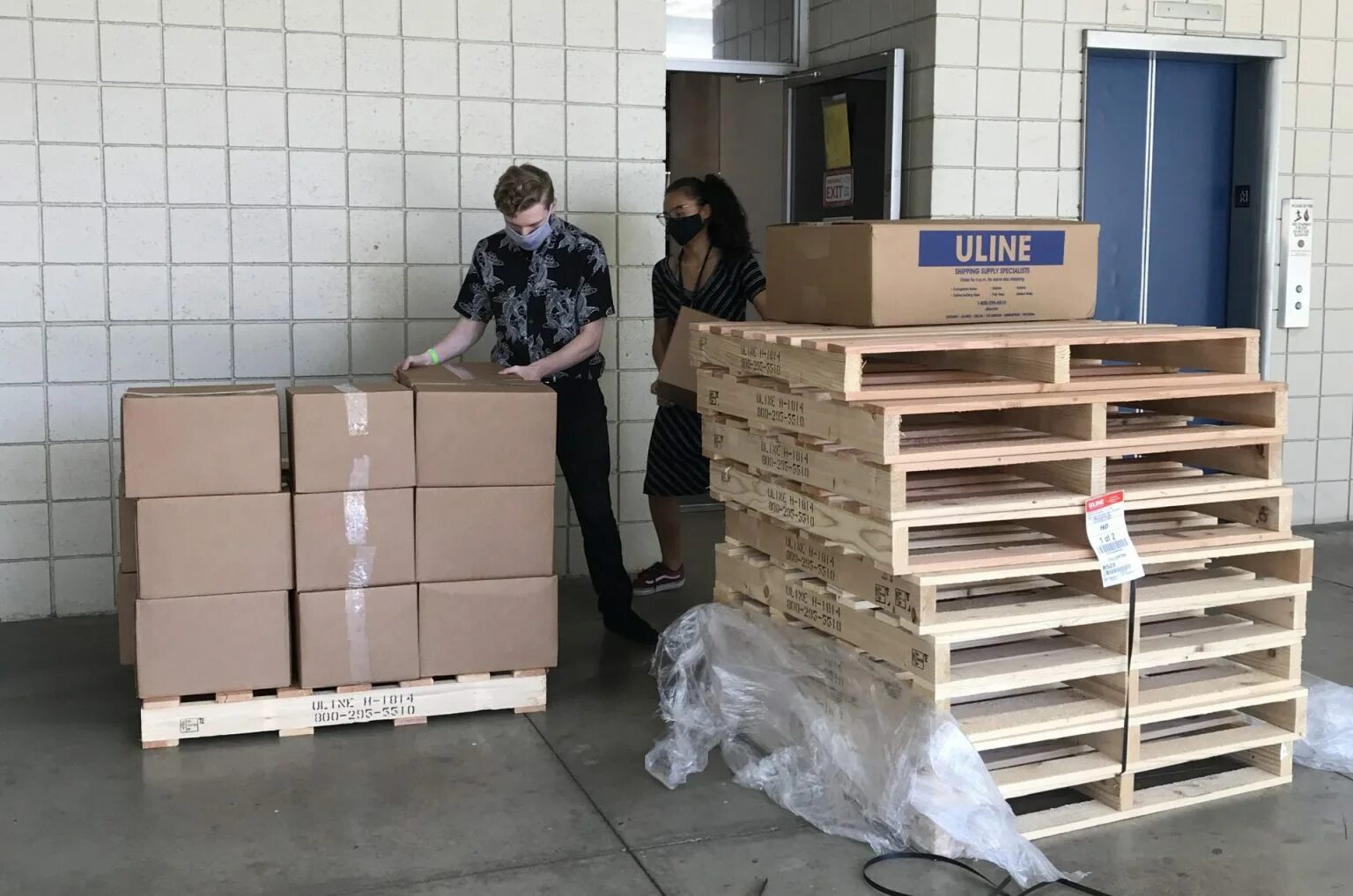 Load box. Floor loaded Boxes. Loading Boxes. Journal Box. Lady loads Box.