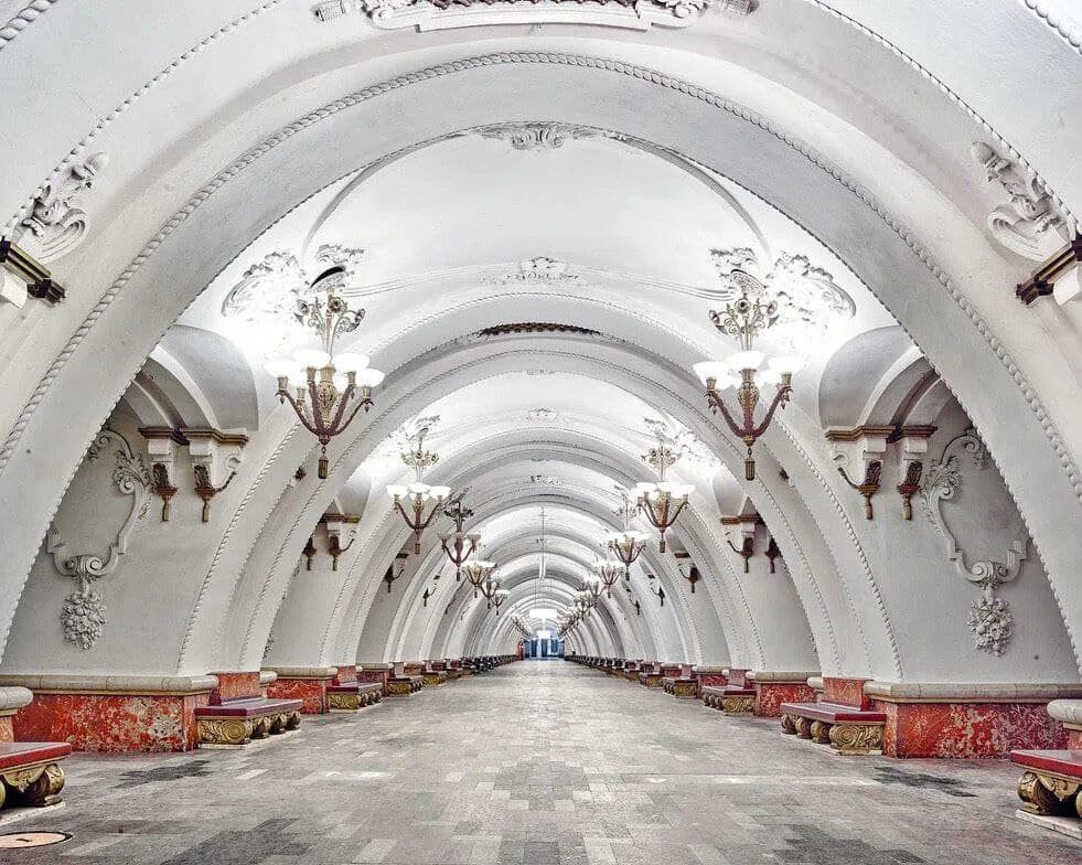 Большая арбатская. Московский метрополитен станция Арбатская. Арбатская станция метро Москва. Арбатская (станция метро, Арбатско-Покровская линия). Дэвид Бурдени Московское метро.