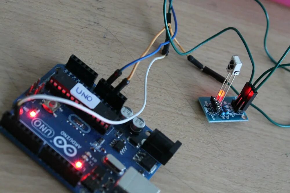 Выключение ардуино. 1838d arduino модуль. hx-543 ардуино. 4 leds ir module arduino. 1838 arduino модуль.