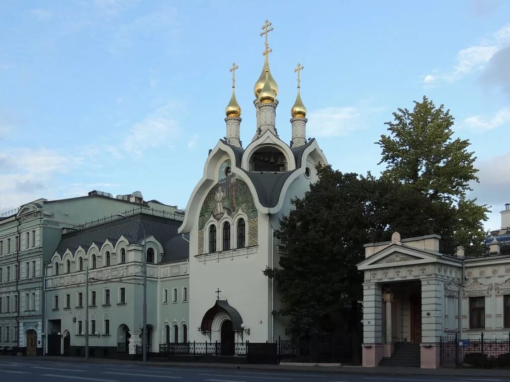 Подворье серафимо дивеевского. Серафимо Дивеевское подворье в Москве. Подворье Серафимо-Дивеевского монастыря в Москве. Подворье Свято Троицкий Серафимо  Дивеевского монастыря в Москве.