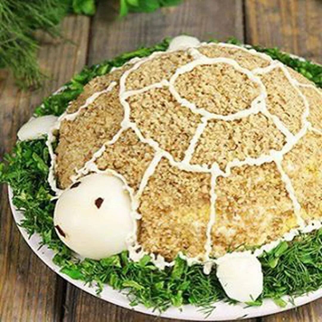 Салат черепаха с ананасом и грецким. Салат черепаха с ананасом и грецким